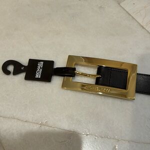 Women’s NWT Michael Kors brown belt gold buckle